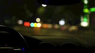 أبرزها القيادة ليلًا بلا أنوار.. 5 مخالفات مرورية عقوبتها سحب رخصة القيادة لمدة عام