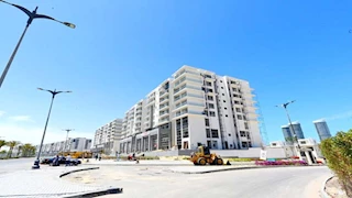 وزير الإسكان يتفقد كمبوند "مزارين" والممشى السياحي والمنطقة الترفيهية بالعلمين