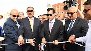 وزير الشباب والرياضة ومحافظ الجيزة يفتتحان منشآت رياضية جديدة بنادي حدائق الأهرام