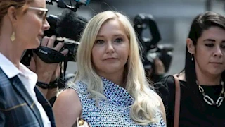 انتحار فيرجينيا جيوفري التي اتهمت الأمير أندرو وجيفري إبستين بالاعتداء عليها جنسياً