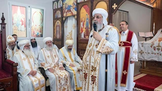 البابا تواضروس يصلي قداس "أحد توما" في كنيسة بولندية وسط أجواء من الفرح