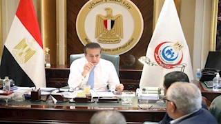 المضادات الحيوية والفيتامينات.. وزير الصحة يراجع استهلاك الأدوية بالمستشفيات