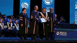 جامعة اسلسكا تحتفل بتخريج دفعة جديدة من برنامج ماجيستير ودكتوراه إدارة الأعمال 