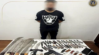 أول تعليق من الداخلية بشأن قيام شاب بالترويج لبيع الأسلحة البيضاء "أون لاين"