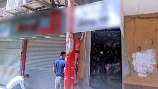 إغلاق محل ملابس حريمى في سوهاج بسبب محتوى دعائي خادش للحياء - صور 