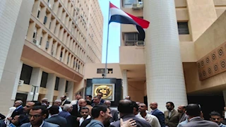 وقفة احتجاجية للمحامين بالسويس اعتراضا على الرسوم الخدمات -صور