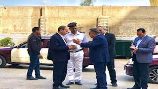 محافظ الدقهلية يفاجئ منافذ بيع الخضروات ويشدد على الالتزام بالأسعار  