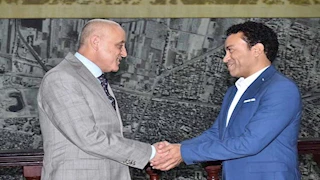 محافظ الأقصر يستقبل الفنان سامح حسين ويشيد بدور الفن المصري الهادف (صور)