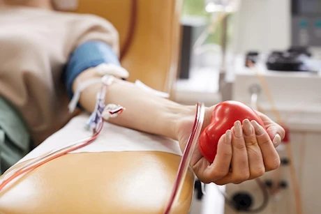 التبرع بالدم يخفض الكوليسترول الضار- دراسات تثير الجدل