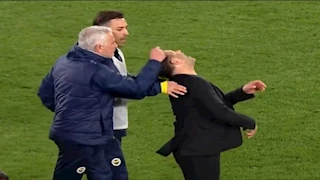 "إيقاف وغرامة مالية".. الكشف عن عقوبة مورينيو بعد التعدي على مدرب جالاتا سراي