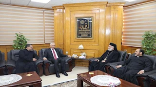 رئيس جامعة المنيا يستقبل مطران الأقباط الكاثوليك للتهنئة بعيد الفطر 