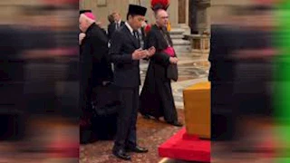 ضجة قراءة الفاتحة على البابا فرنسيس.. رئيس إندونيسيا السابق يجدد جدل الترحم على غير المسلمين (فيديو)