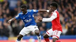 موعد مباراة أرسنال وإيفرتون في الدوري الإنجليزي والقنوات الناقلة