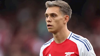 أرسنال يتعثر في سباق اللحاق بليفربول على صدارة الدوري الإنجليزي 