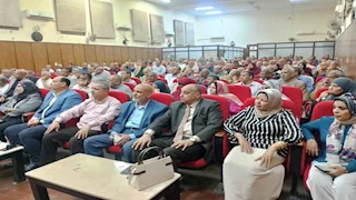 بالصور- تعليم أسيوط تناقش تطبيق نظام "البوكليت" في امتحانات الشهادة الإعدادية