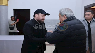 سامح حسين وأشرف زكي يقدمان واجب العزاء في زوجة الفنان نضال الشافعي (صور)