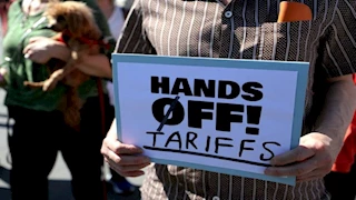 رفضًا لسياسات ترامب.. آلاف المتظاهرين الأمريكيين: لقد أيقظوا العملاق النائم