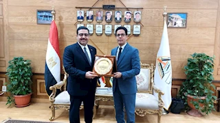  رئيس جامعة بنها يستقبل وزير التجارة العراقي -صور