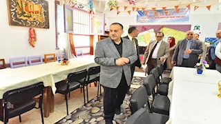 محافظ أسيوط يتفقد مدرستي هدى شعراوي والنهضة الإعدادية ويشدد على جودة التعليم -صور