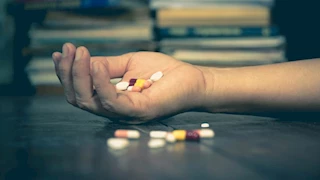 "فين الولد اللي يشيل اسم أبوه يا أم البنات؟".. معايرة "الضرة" تدفع "دينا" وبناتها للانتحار 