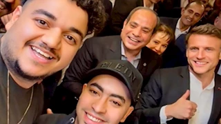 صاحب سيلفي الرئيس وماكرون: مانمتش أنا وأهلي من الفرحة وبنحتفل في الشوارع بالديجيهات