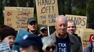 مظاهرات عارمة تجتاح مدنًا أوروبية ضد ترامب وماسك (صور+فيديو)