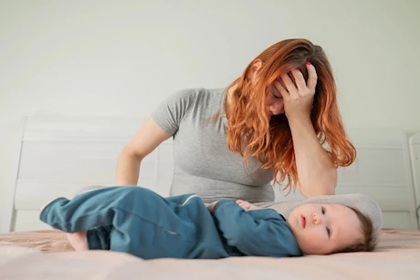 لماذا يحتاج الرضيع إلى حليب الأم فقط في الأشهر الستة الأولى؟