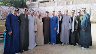 ألمان بالجلباب الصعيدي في فرح صديقهم بالأقصر