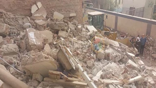 انهيار عقارين وتصدع ثالث في حدائق القبة.. وتواصل جهود الإخلاء والبحث عن مفقودين