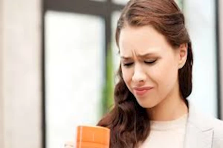 5 حالات تسبب المرارة أو المذاق المعدني بالفم