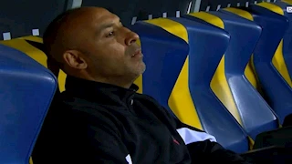 مدرب الزمالك يدخل في نوبة بكاء بعد الخسارة من ستيلينبوش (صور)