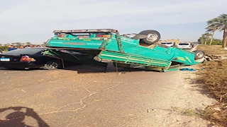 بالأسماء.. جثة و18 مصابًا في انقلاب سيارة عمالة زراعية على صحراوي البحيرة 