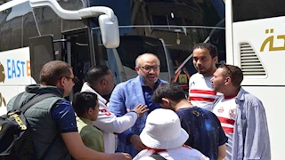 "الترحال لبرج العرب".. توافد جماهير الزمالك للتوجه لمباراة المصري (صور)