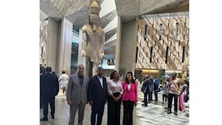 صور.. رئيس أنجولا وقرينته يزوران المتحف المصري الكبير