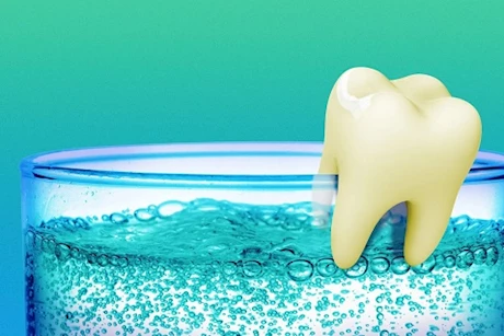 ماذا يحدث لأسنانك عند شرب المياه الفوارة؟