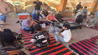 وسط الوديان الجبلية.. قافلة تعليمية للمراجعات النهائية لطلاب جنوب سيناء