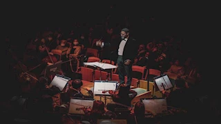 هاني فرحات يقود أوركسترا المتروبوليتان على مسرح أوبرا سيدني