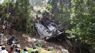 قتيل و44 مفقودا بسبب سقوط حافلة في نهر أويمي وسط بنين