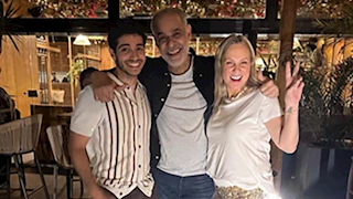 محمود البزاوي ينشر صورتين مع شيرين رضا ومينا مسعود