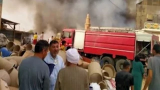 بعد الدفع بـ 3 سيارات إطفاء.. السيطرة على حريق مخزن الخردة ببلبيس (صور)