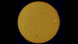 مرصد الختم الفلكي يوثق نشاطًا شمسيًا نادرًا في مقطع مرئي فريد