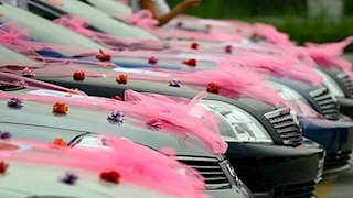 "موكب زفاف يتحول لاستعراض خطير".. فيديو يُثير الجدل بالشرقية والشرطة تتدخل