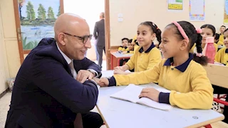 صور.. وزير التعليم: ملتزمون بدعم المعلمين والطلاب وتوفير بيئة آمنة ومحفزة