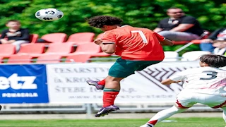 "فخور بك".. كريستيانو يحتفل بأول ظهور لنجله مع منتخب البرتغال (صور)