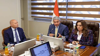 الحكومة تبحث وضع آلية لتحصيل الرسوم من المنشآت الفندقية والسياحية بالمحافظات