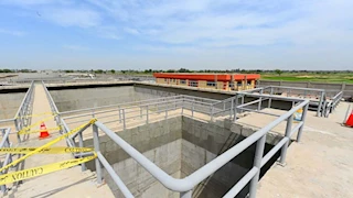 وزير الإسكان يتفقد مشروع صرف صحي سنهوا بمنيا القمح