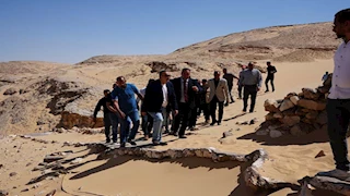 ألغاز "مير الأثرية" بأسيوط.. هل ارتدت نساء الفراعنة "سالوبت"؟ ولماذا ظهر الزعيم بـ 13 زوجة؟