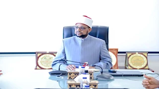 أمين "البحوث الإسلامية" يتابع العمل في المشروعات العلمية الجديدة بالمجمع