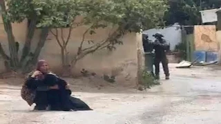 خلال تفقد جثمان ابنها.. قوات الاحتلال تطلق النار على أم فلسطينية في طمون- صورة