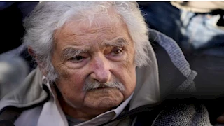 أصيب بالسرطان وتبرع براتبه للأعمال الخيرية.. صور ومعلومات عن أفقر رئيس في العالم بعد وفاته 